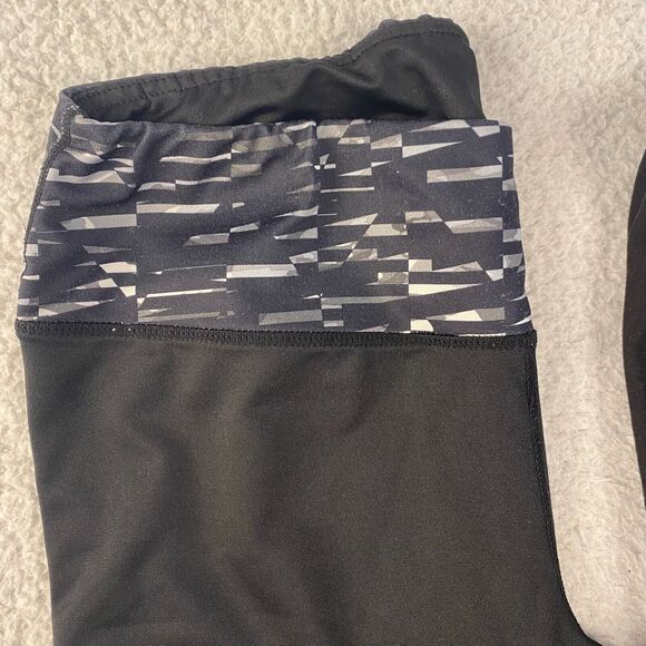 Bundle (2) Woman Legging Black Size Medium Reebok/No Bundaries Used - Picture 3 of 11